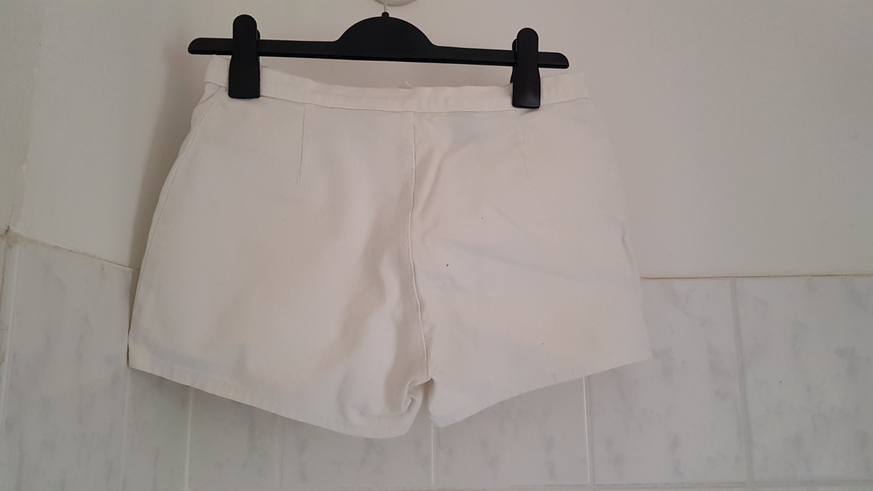 bequeme kurze weiße Jeansshorts Gr. 176