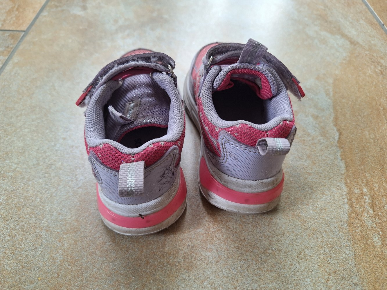 Pink-lila kangaroos Leucht-Sneaker Gr. 23