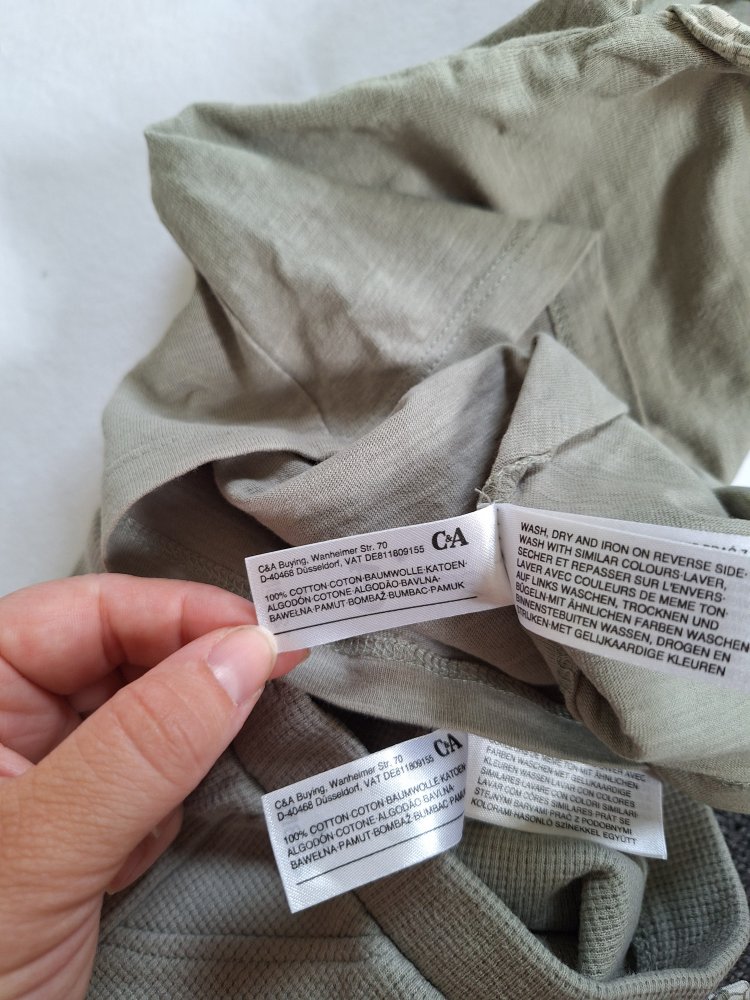 olivgrünes / khakigrünes Sommerset, Gr. 86 Shorts und Top