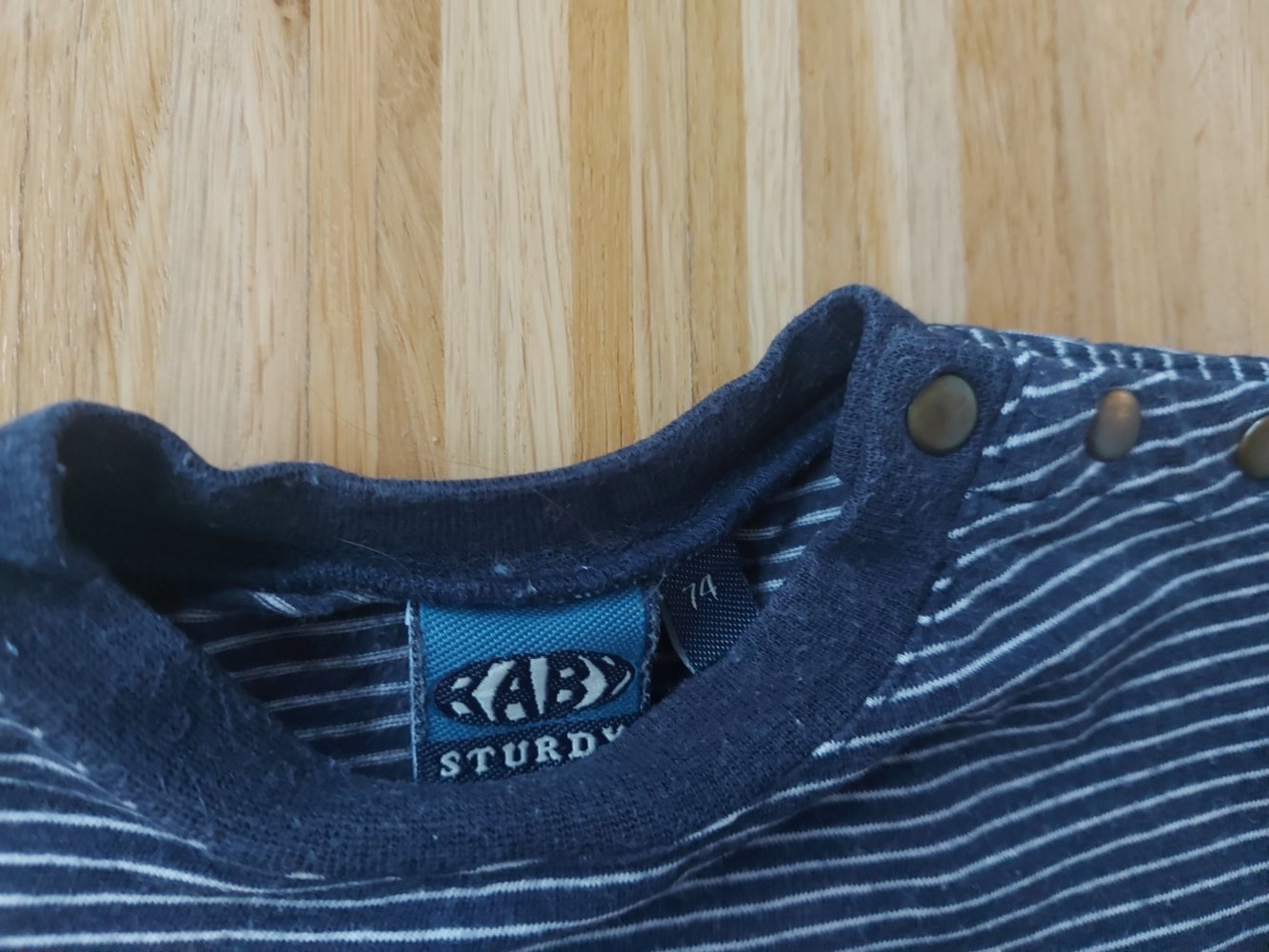 kurzärmliges blau gestreiftes T-Shirt für Babys, Gr. 74 