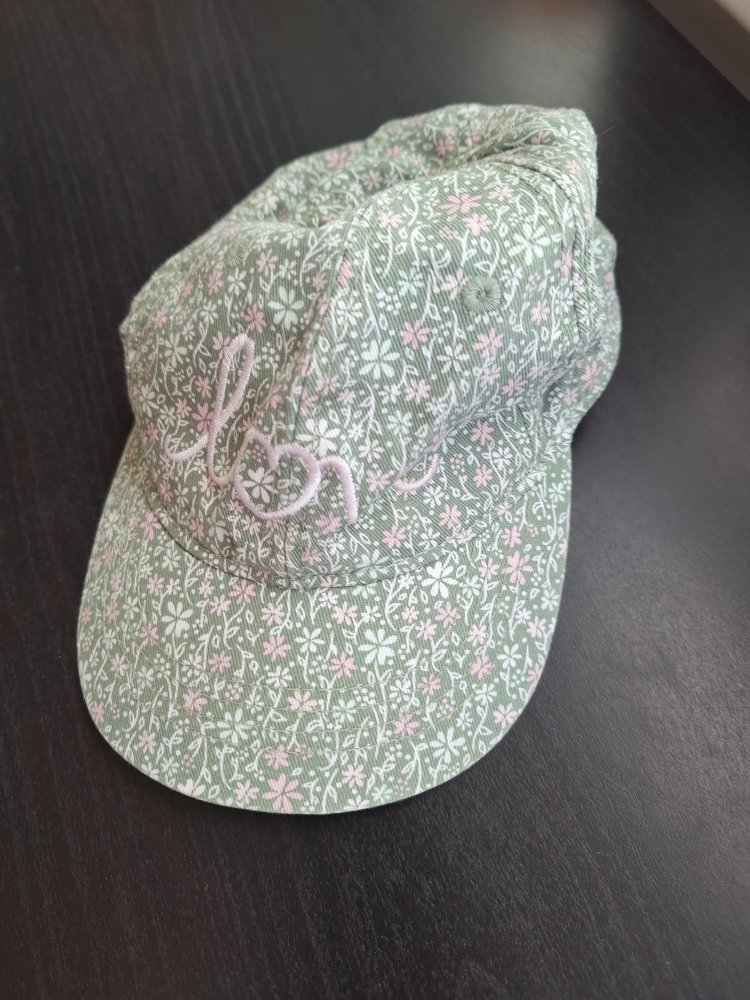 grünes Käppi mit rosa Blümchen, Gr. 80 Sommer Sonnenschutz Cape