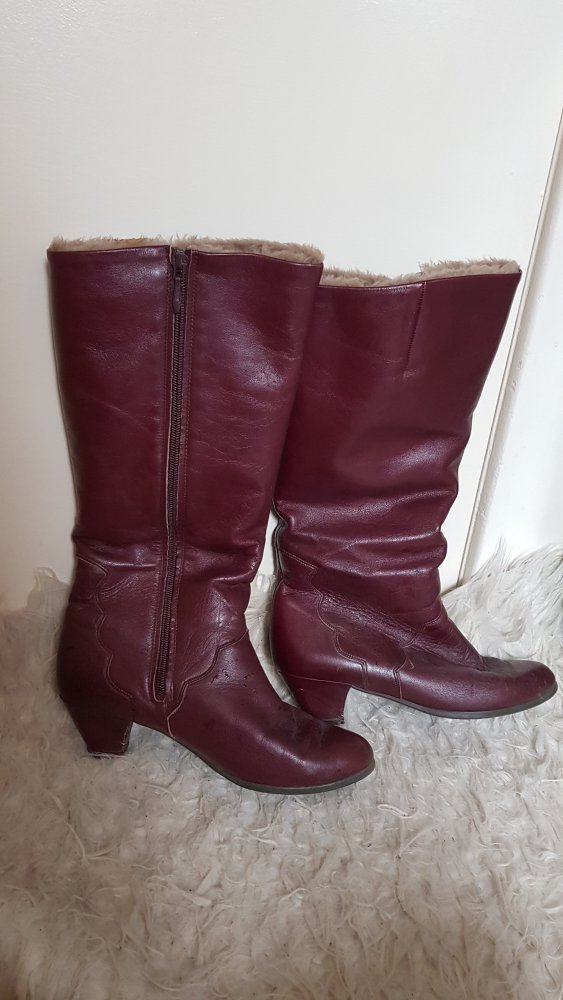 gefütterte rote Winterlederstiefel