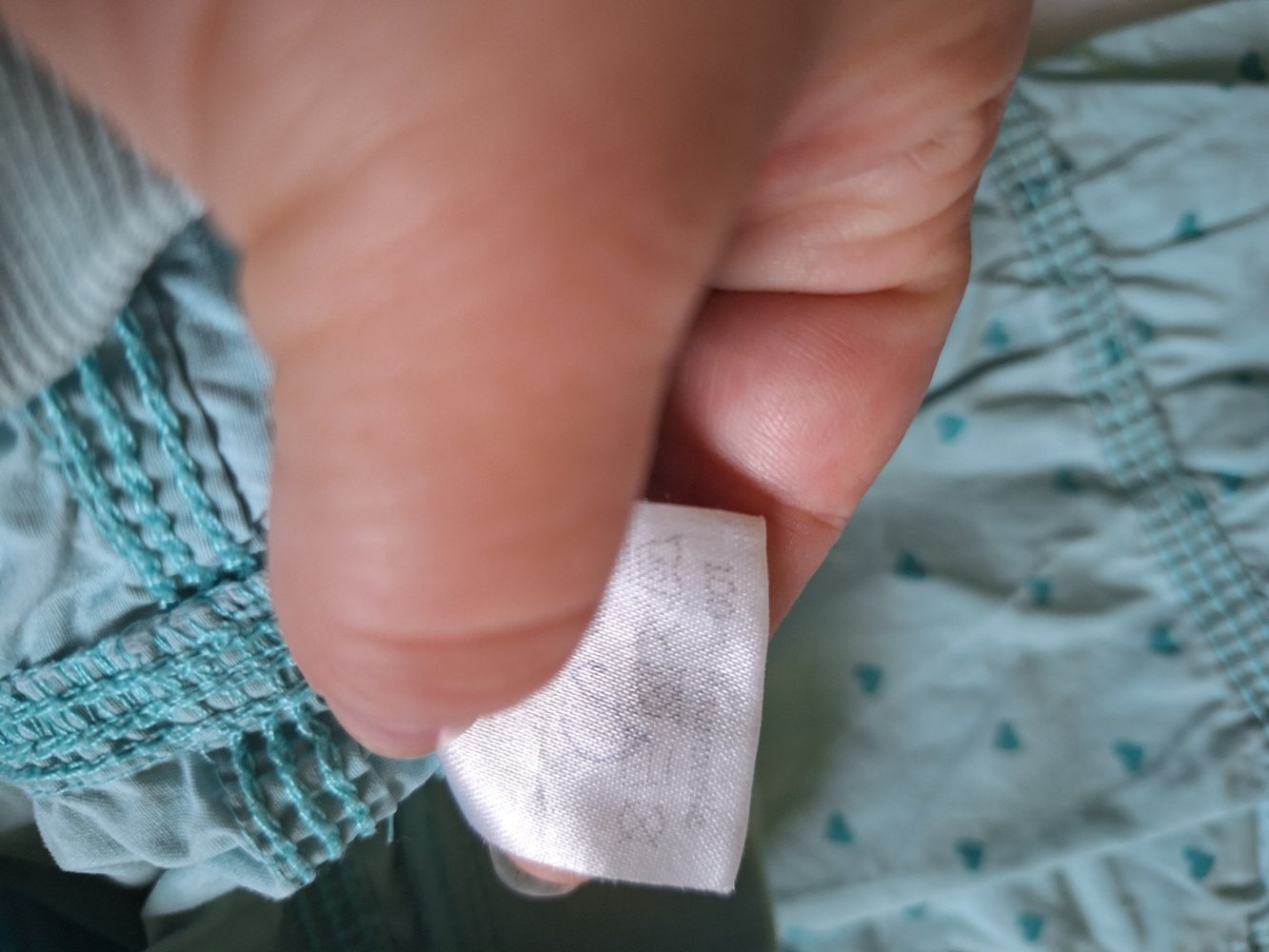 Bequeme türkise Sommer-Hose mit Herzen, Gr. 86