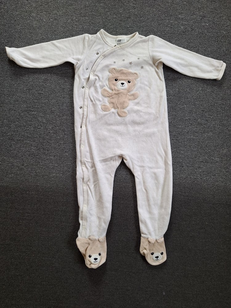 Schlafstrampler aus Velours mit Teddybär, Gr. 92 unisex