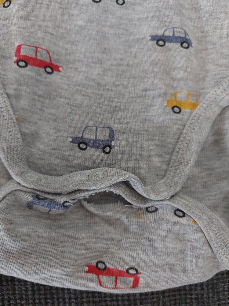 kurzärmliger grauer Babybody mit Autos Gr. 80