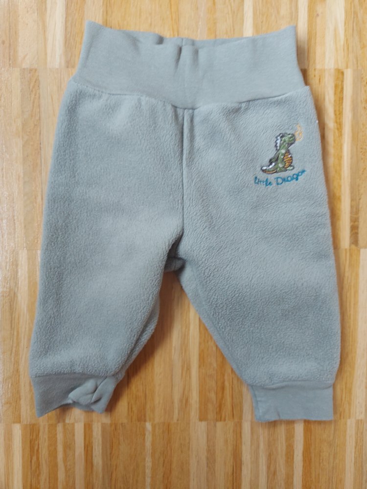 olivgrüne / khakigrüne Babyjogginghose 