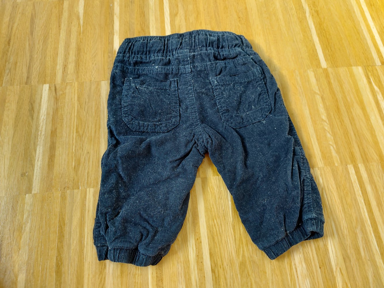 schicke dunkelblaue Hose im Cordlook Gr. 62