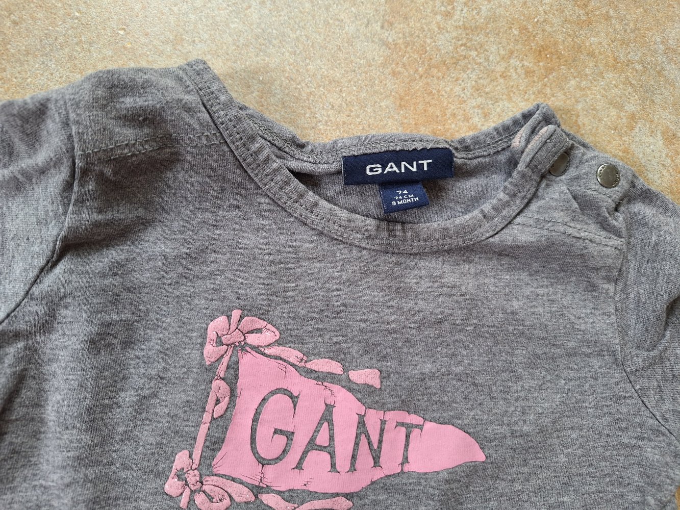 Graues GANT-Sweatshirt / Longsleeve Gr. 74