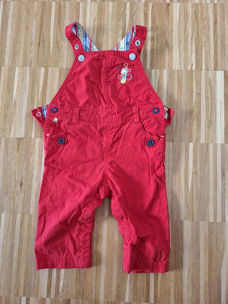 tolle rote Latzhose, Gr. 74