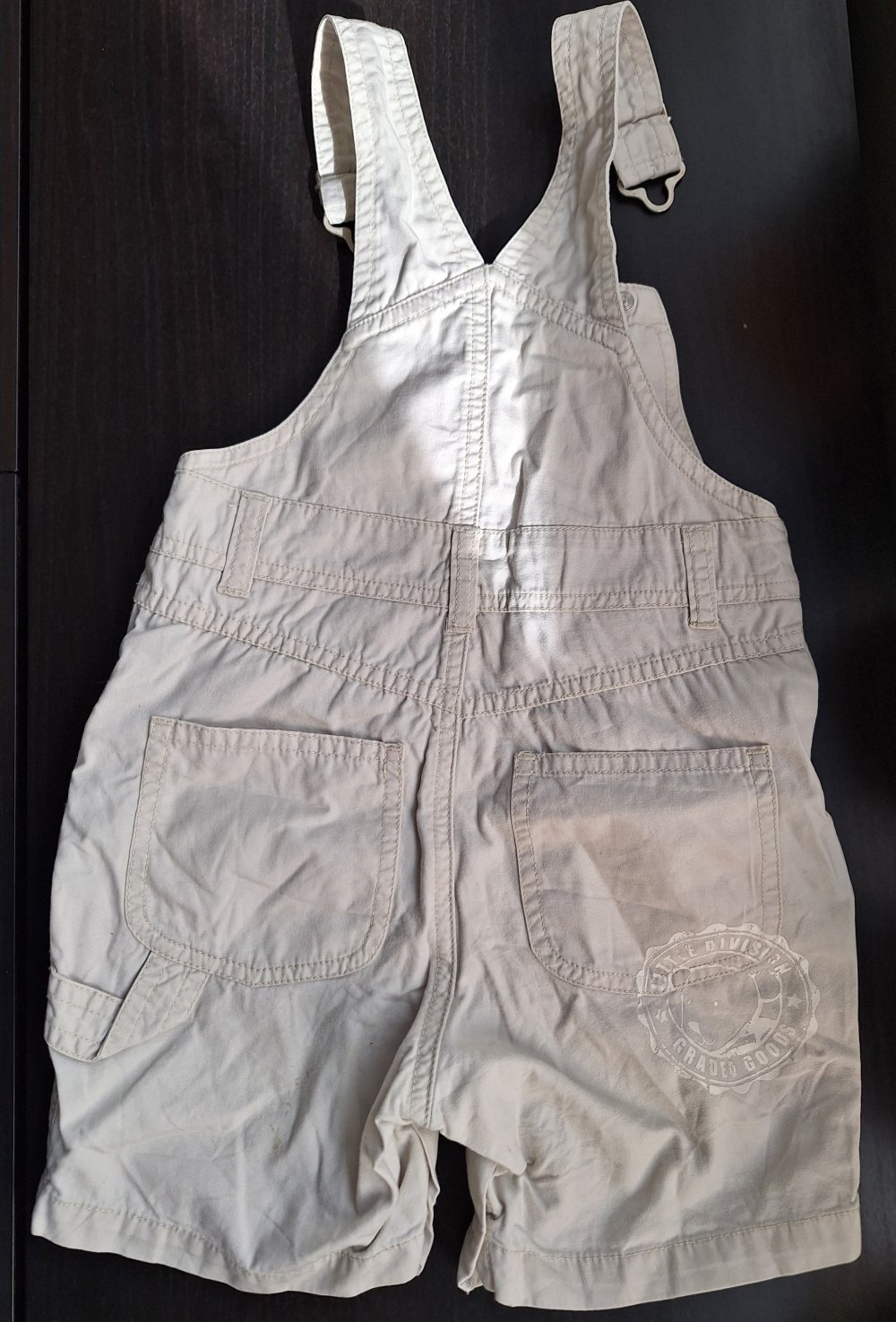 Cremefarbene Latzhose, Gr. 80