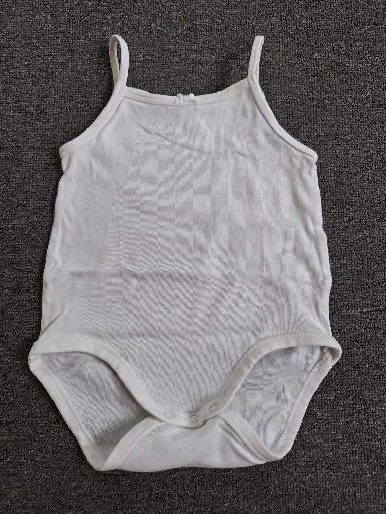 Weißer basic Body mit Spaghettiträgern Gr. 80