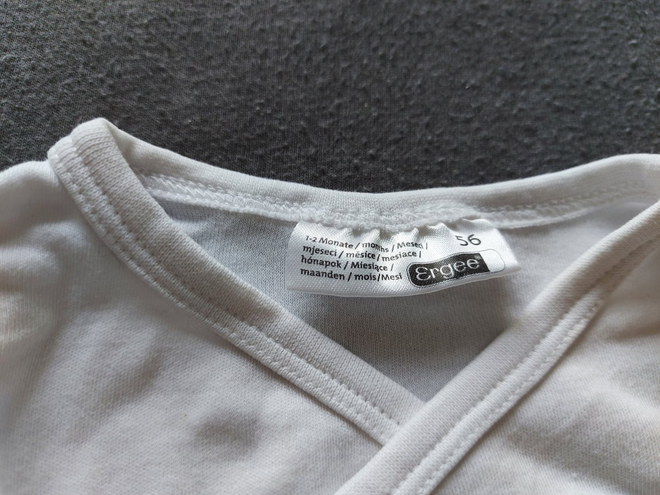 weißer Kurzarmbody mit Bärchenmotiv 