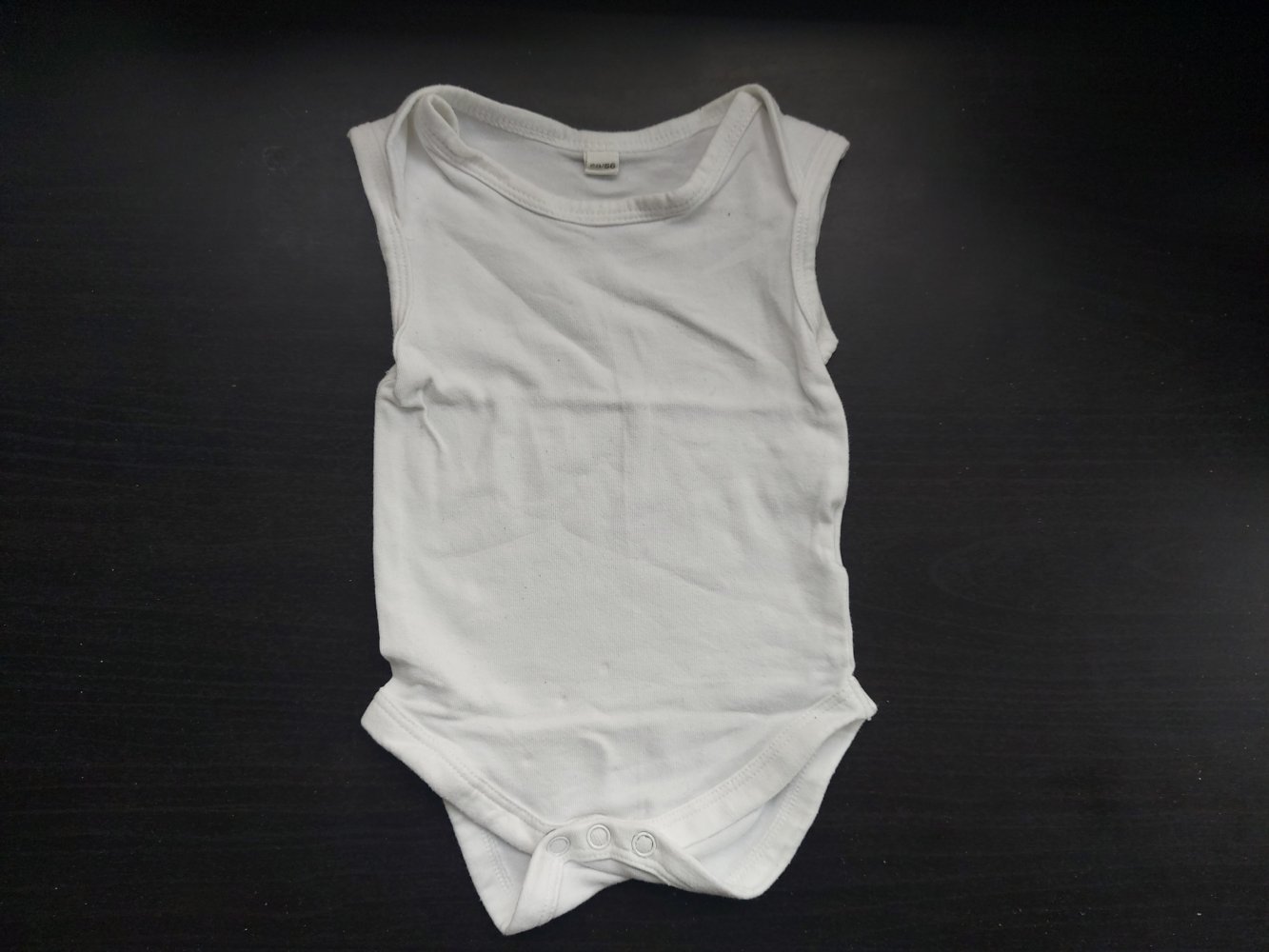 ärmelloser/kurzärmliger weißer Jungs-Body, Gr. 50/56