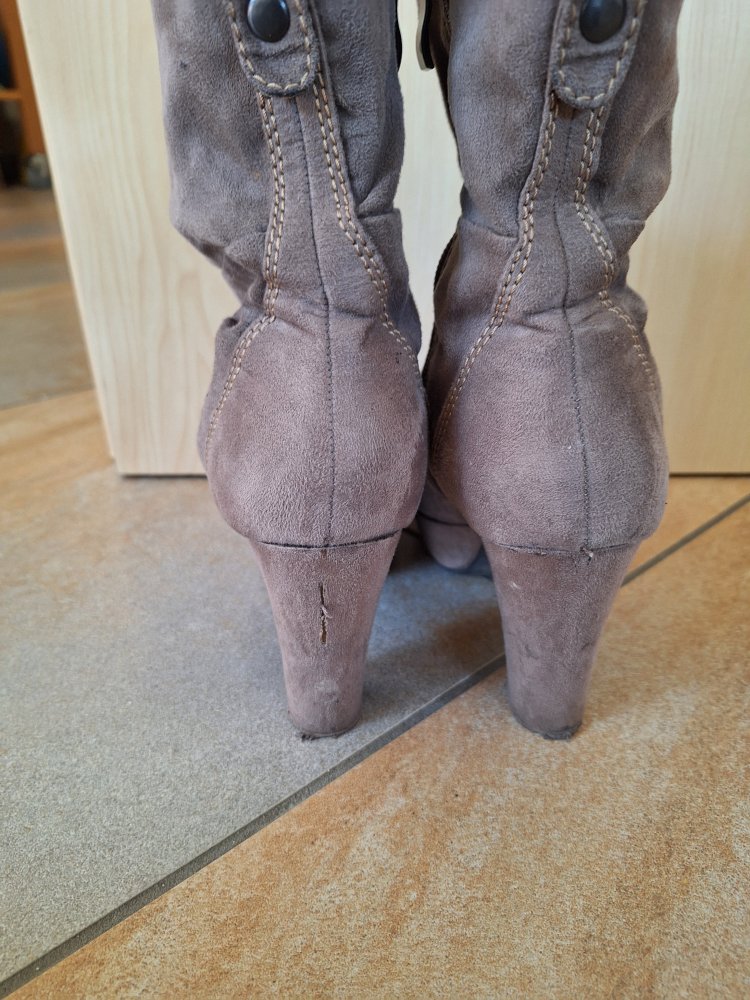 beige Stiefel mit Absatz, Gr. 37 / Stiefeletten