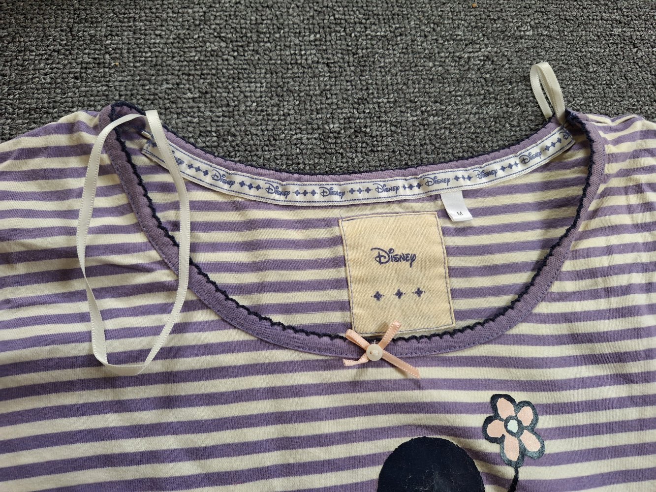 Kurzer lila Schlafanzug mit Minnie Mouse, Gr. M