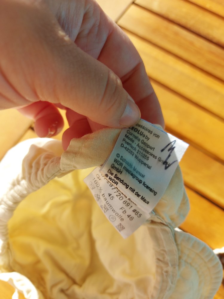 cremegelber Sommerhut 