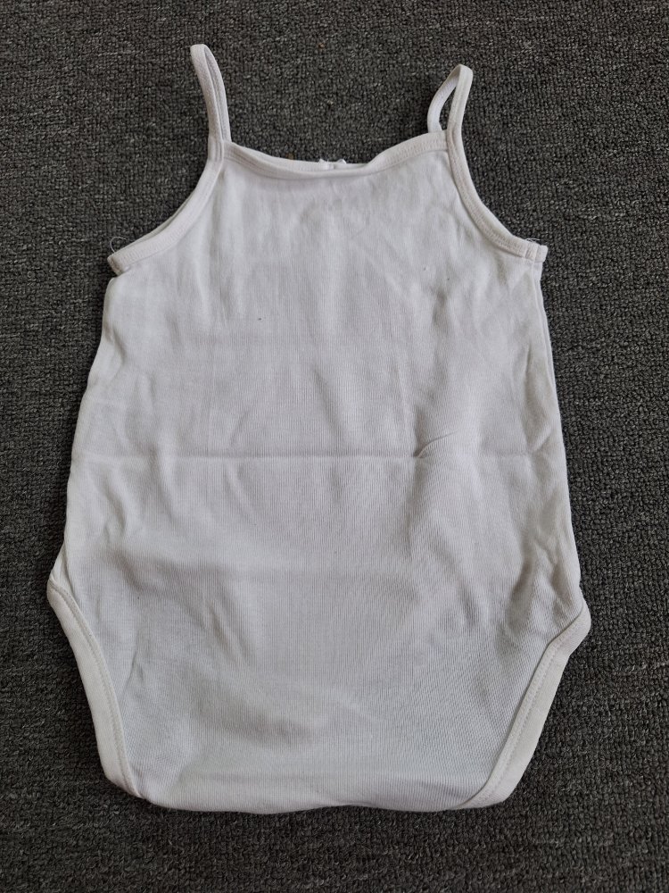 Weißer basic Body mit Spaghettiträgern Gr. 80