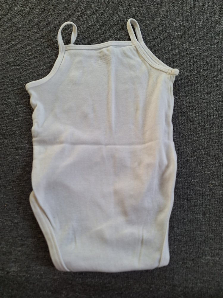 Weißer basic Body mit Spaghettiträgern Gr. 80