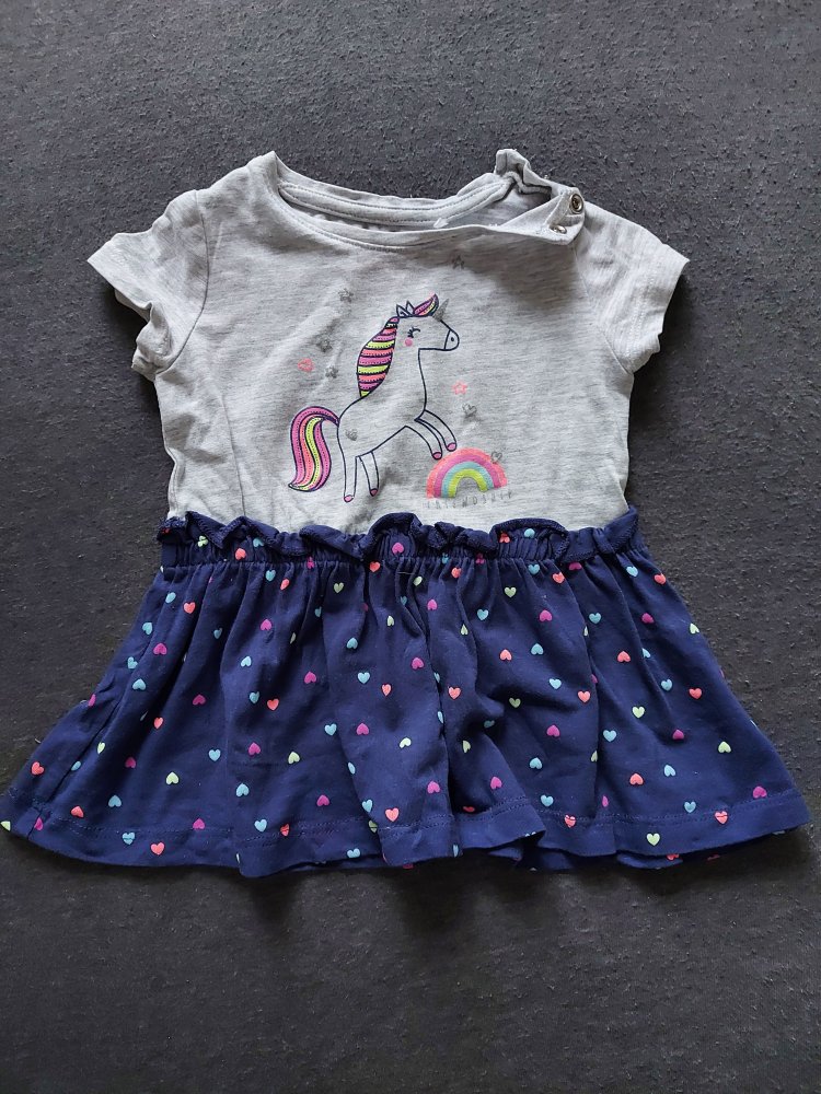 Süßes Babykleidchen mit Einhorn und Herzen, Gr. 62