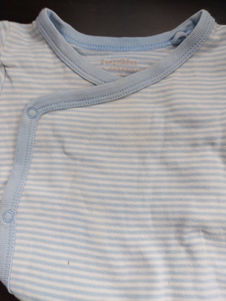 hellblau-weiß gestreifter Langarm-Wickelbody Gr. 50/56