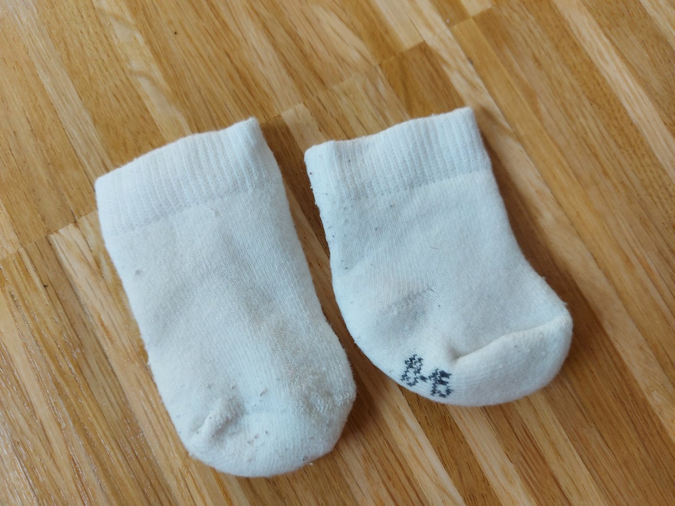weiße Erstlingssöckchen / Babysocken Gr. 13-15