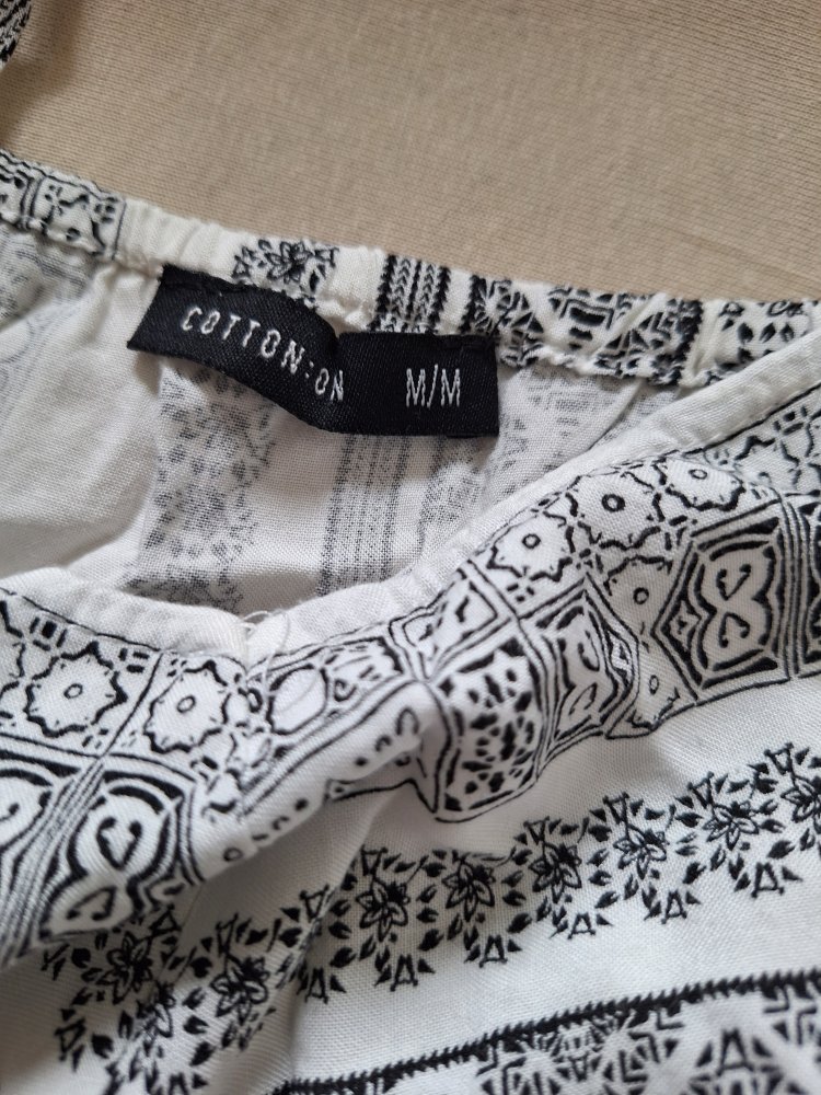 Langes schwarz-weiß gemustertes Sommerkleid mit Spaghettiträgern Gr. M