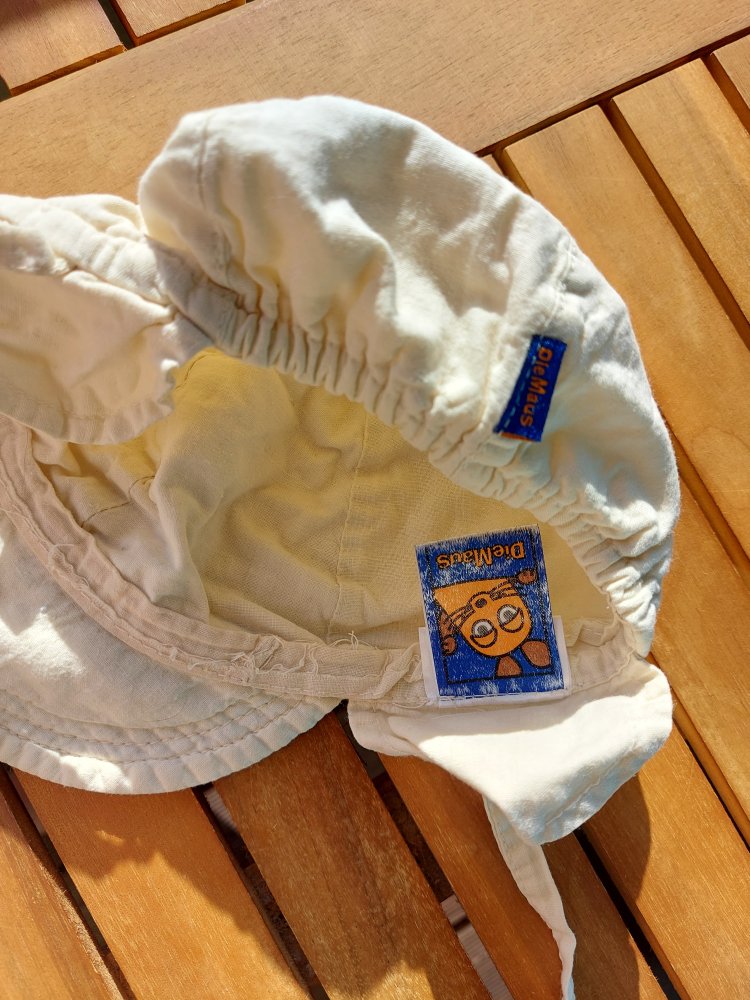 cremegelber Sommerhut 