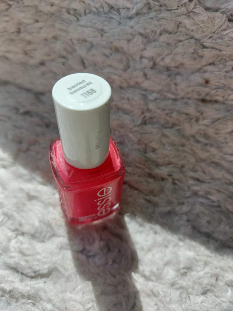 Essie 1168 berried treasures Nagellack