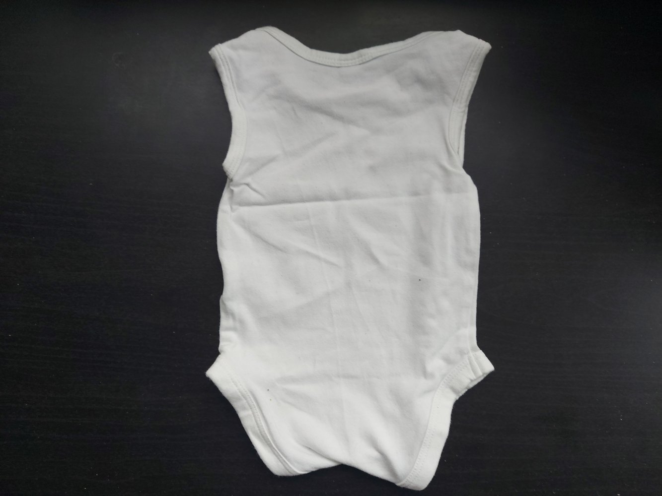 ärmelloser/kurzärmliger weißer Jungs-Body, Gr. 50/56