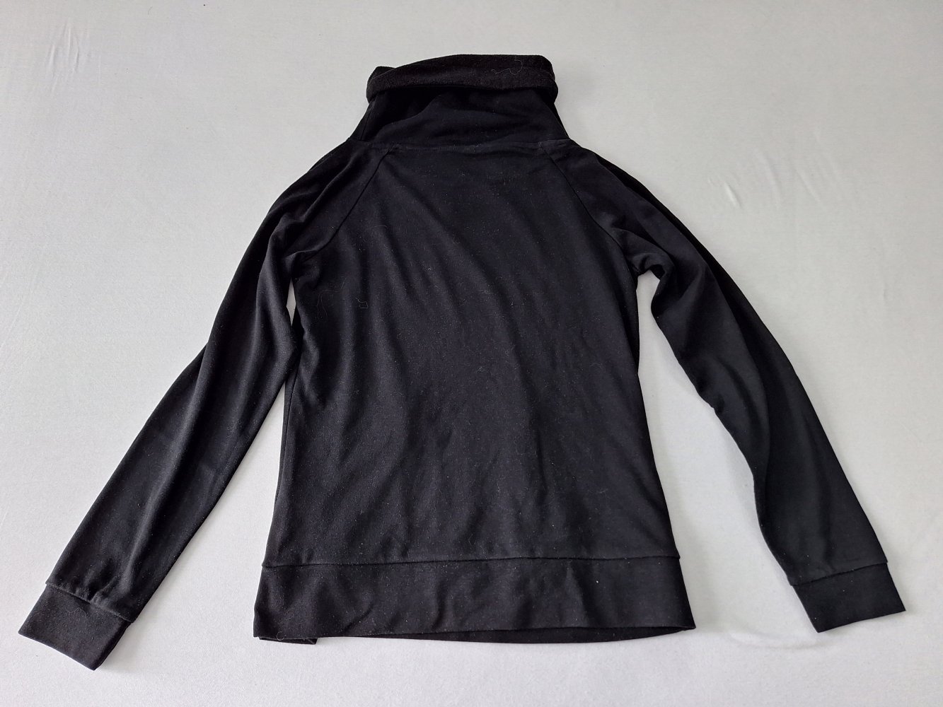 Schwarzer Rolllkragenpullover, Gr. L