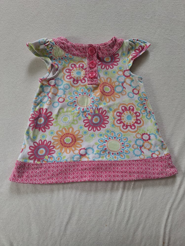 Sehr süßes buntes Kleidchen mit Blumenmuster, Gr. 74