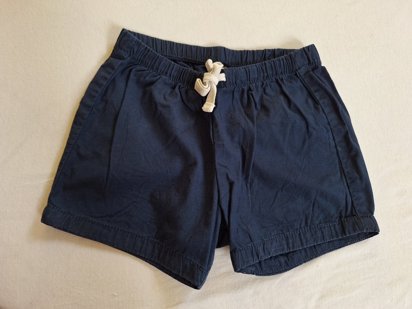 Dunkelblaue kurze Hose, Gr. 80