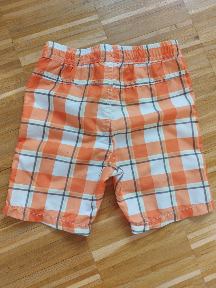 Kurze orange karierte Sommerhose Gr. 92