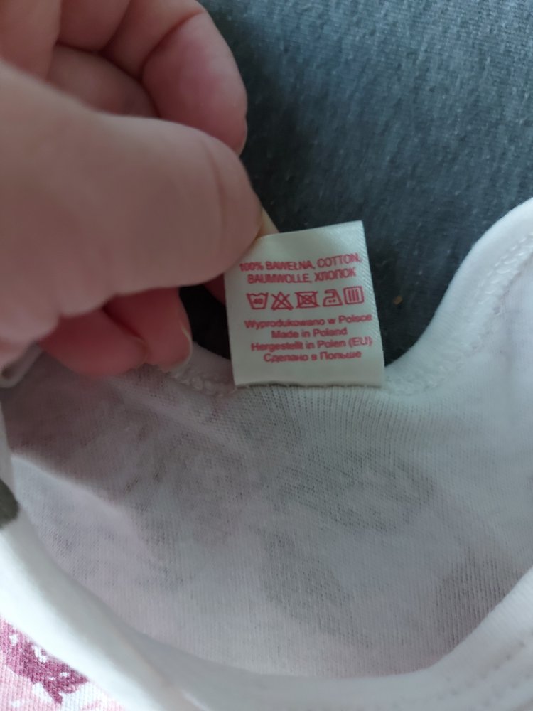 weißer Babystrampler mit Rosenmuster, Gr. 68 mit Füßchen