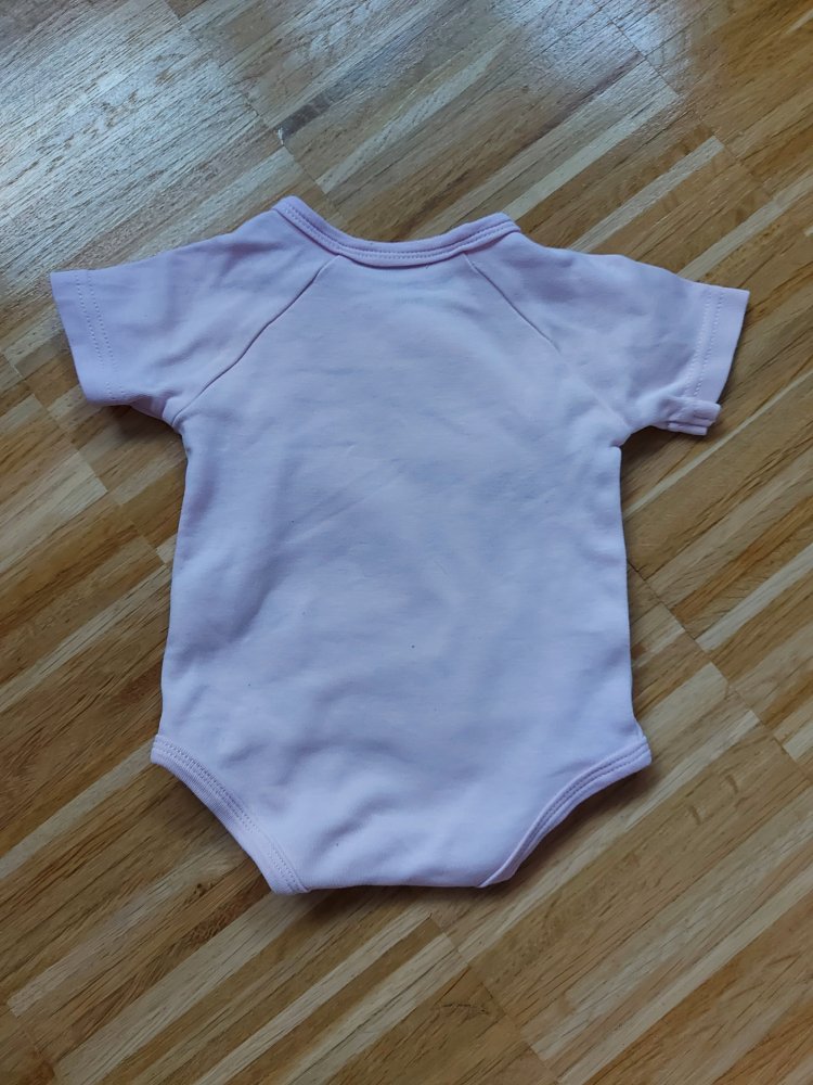 rosa Kurzarmbody mit Wickelschnitt Gr. 50/56 Wickelbody