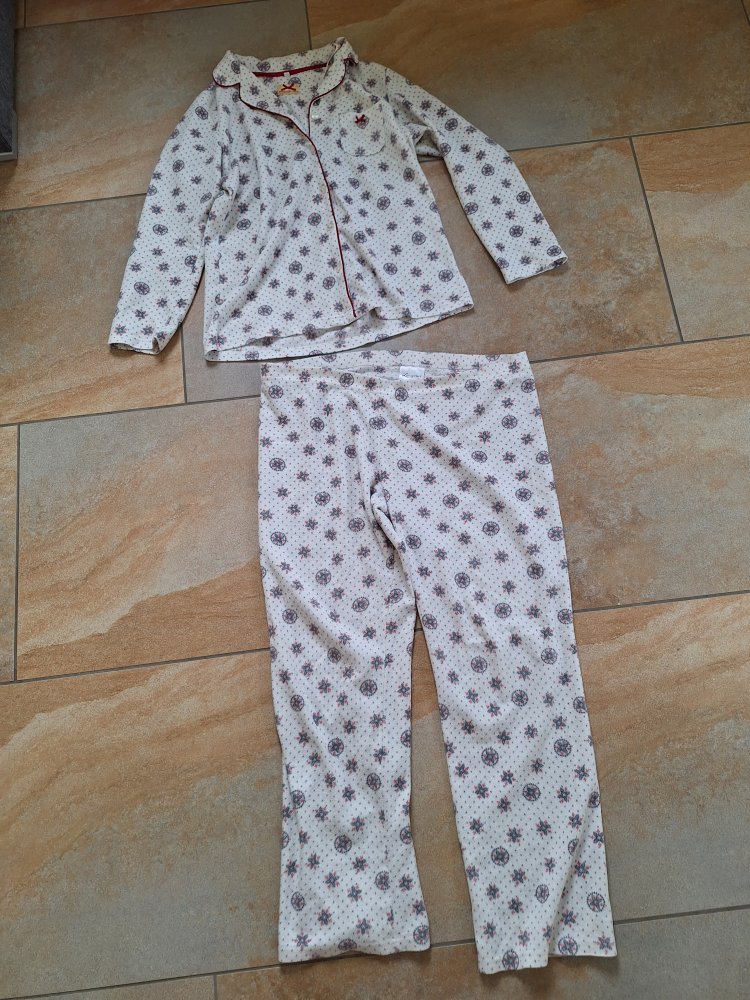 Weißer Kuschelpyjama Gr. M