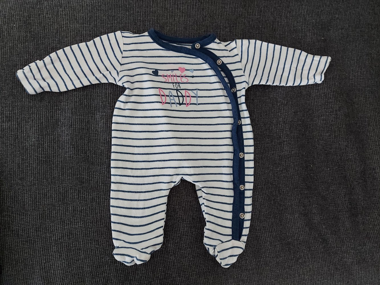 weißblau gestreifter Baby-Schlafanzug smiles for daddy Gr. 56