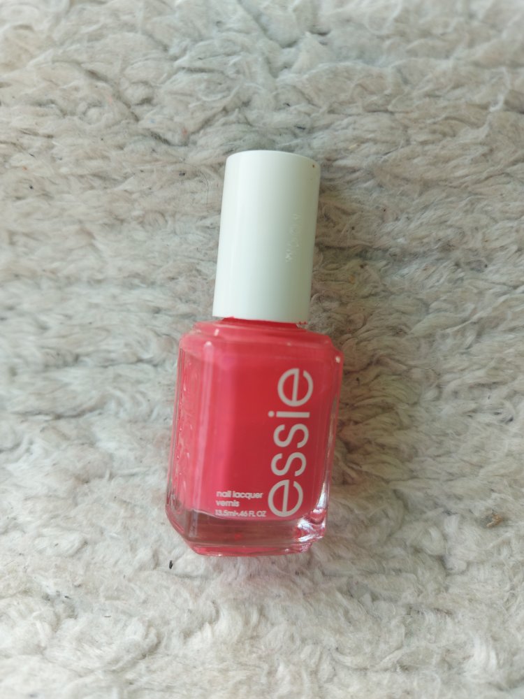 Essie 1168 berried treasures Nagellack