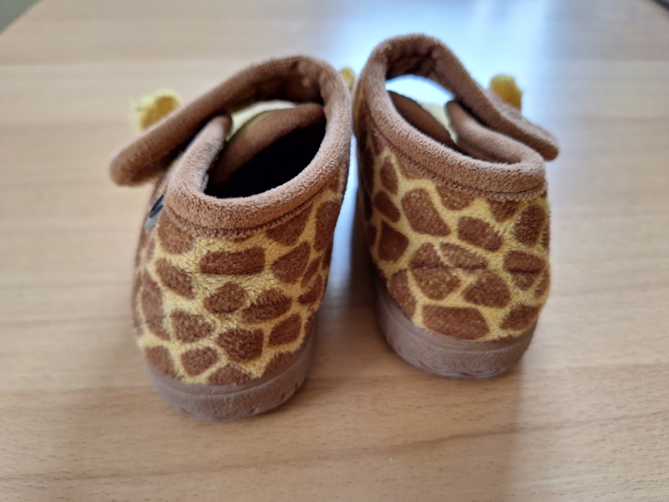 Giraffenhausschuhe Gr. 20 / Kita-Hausschuhe