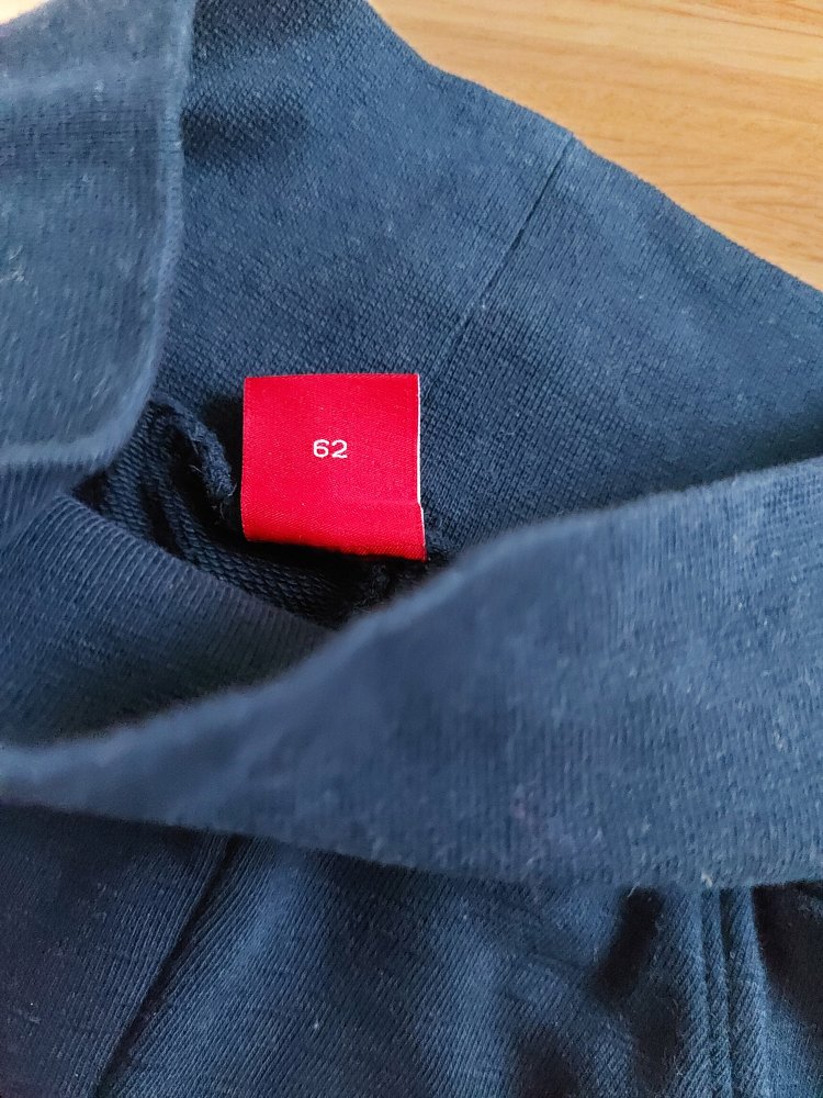 Hochwertige dunkelblaue s.Oliver-Jogginghose Gr. 62, NEU