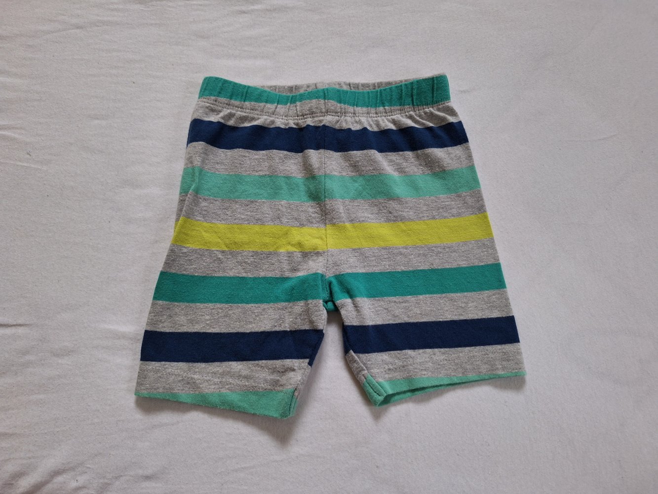 Kurze grau-gestreifte Radlerhose Gr. 80