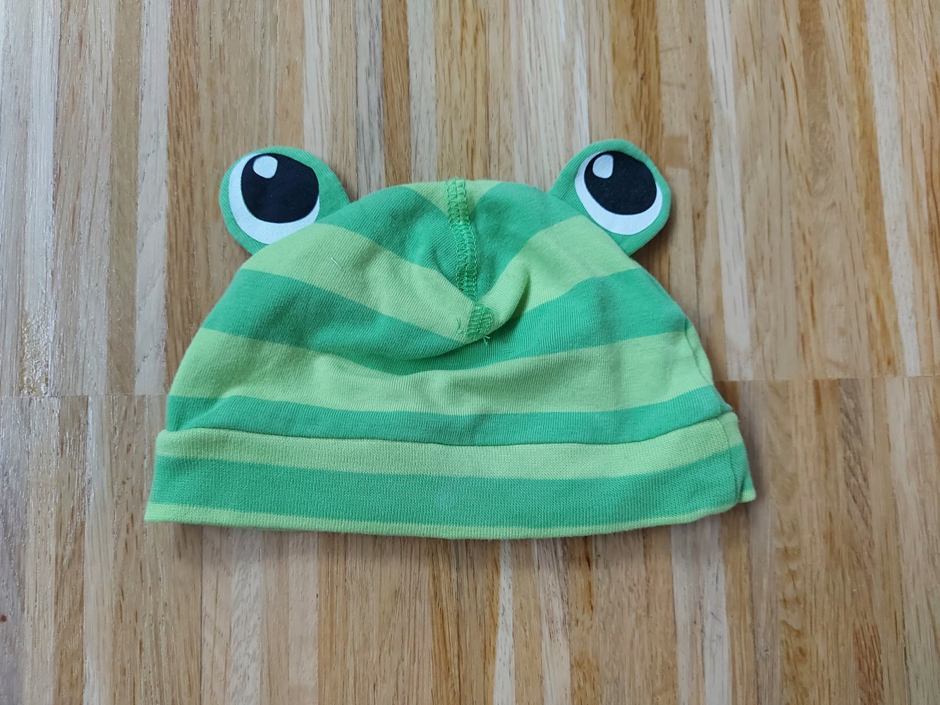 grüne Froschmütze für Babys