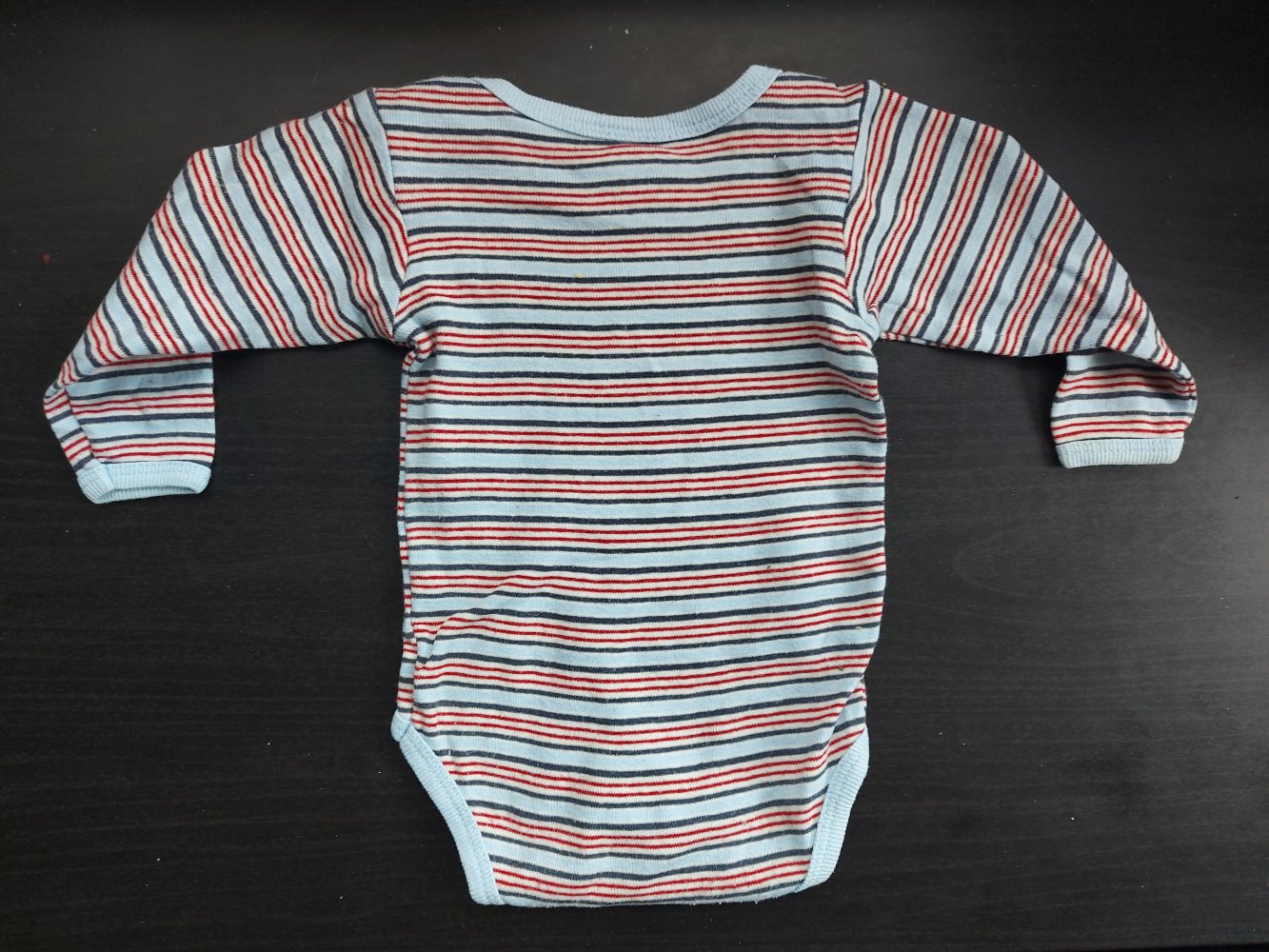 blau rot gestreifter Langarmbody Gr. 50/56