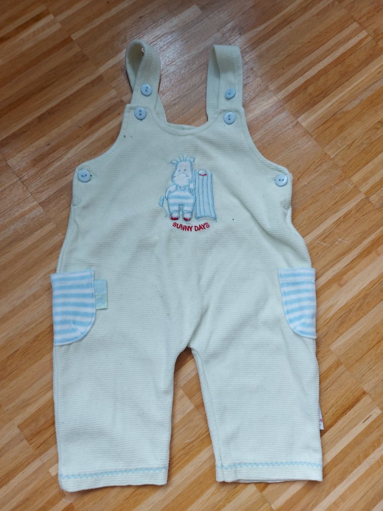 Mintgrüne Latzhose Gr. 62 mitwachsend