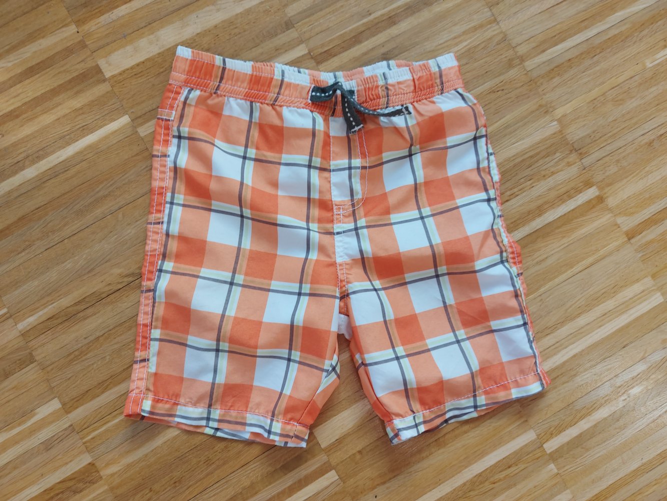 Kurze orange karierte Sommerhose Gr. 92