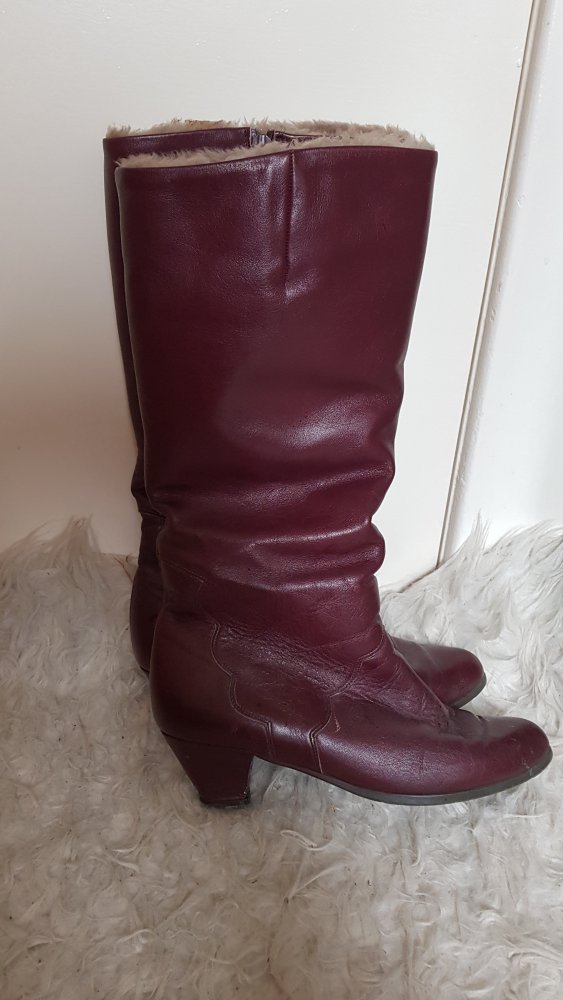 gefütterte rote Winterlederstiefel