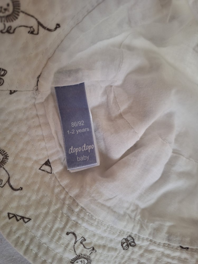 weißer Fischerhut mit Safaritieren 86/92