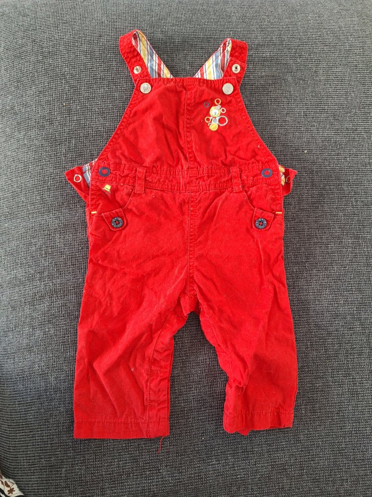 tolle rote Latzhose, Gr. 74