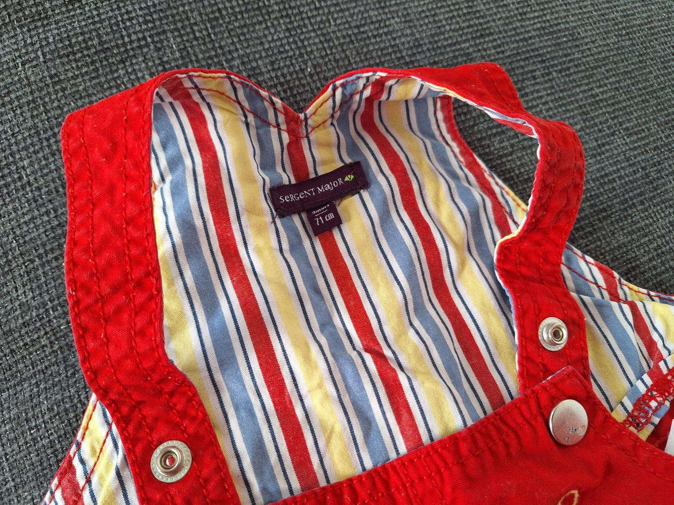 tolle rote Latzhose, Gr. 74