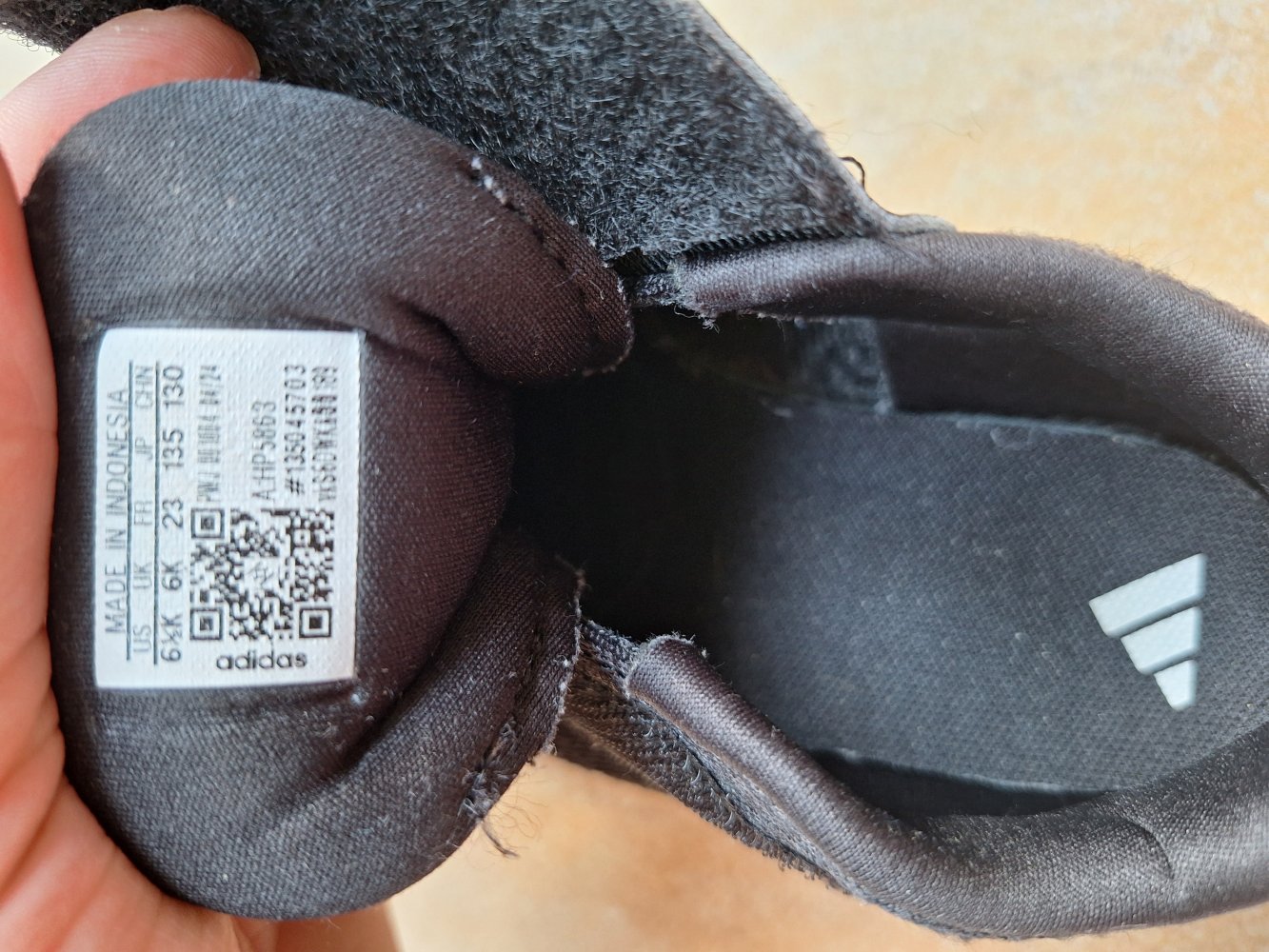 Adidas RunFalcon 3.0 Hook-and-Loop Gr. 23 schwarz mit Cloudfoam